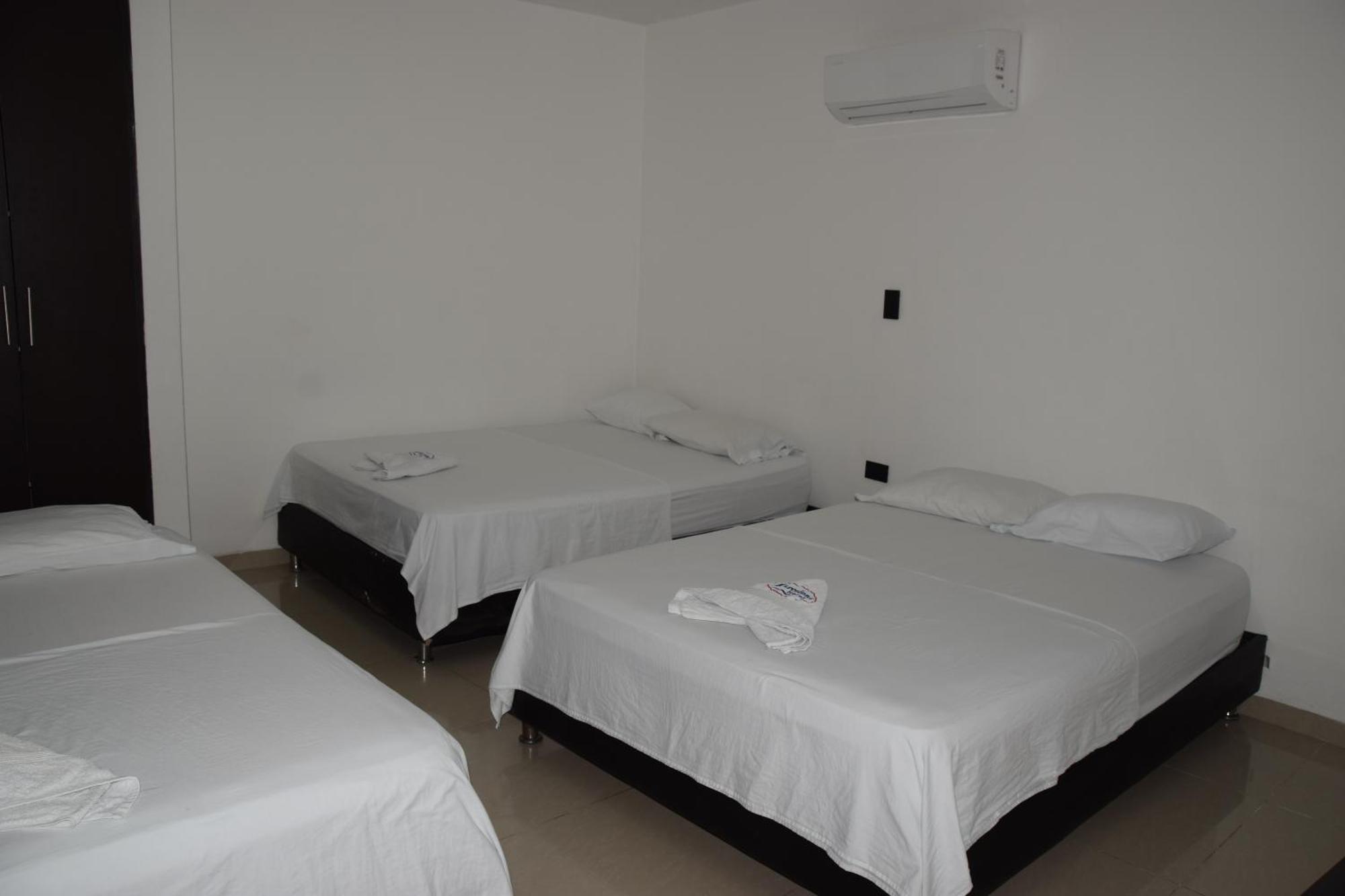 Hotel Barcelona Montería Exteriör bild