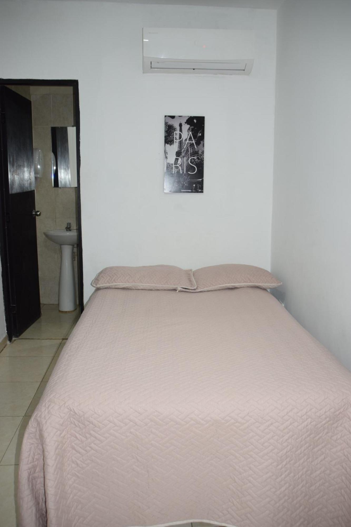 Hotel Barcelona Montería Exteriör bild